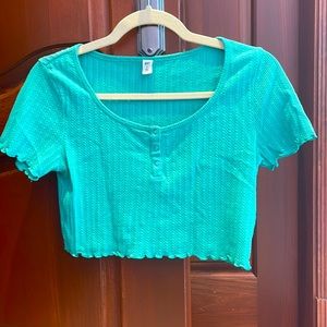 Nordstrom BP teal green cropped tee with lettuce trim. Three buttons.
